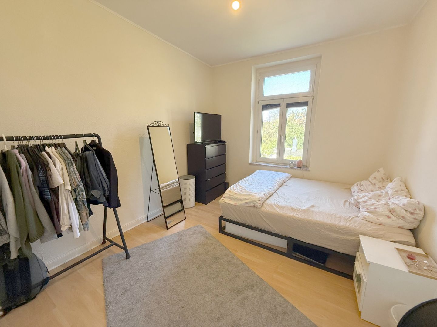 Ansicht 7 von: Reserviert! Im Herzen von Neuss: Helles Apartment mit Duschbad im charmanten Altbau in der Neusser Innenstadt